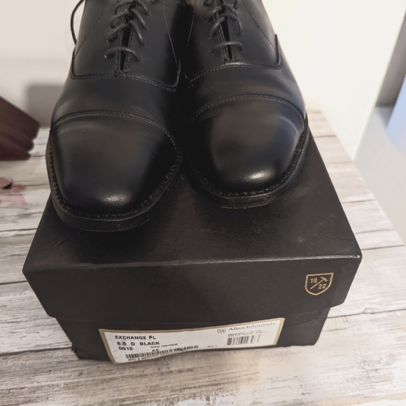 Allen Edmonds dress shoes size 8 and 1/2